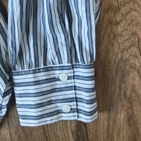 Striped Cold Shoulder Top - Picture 6 of 7